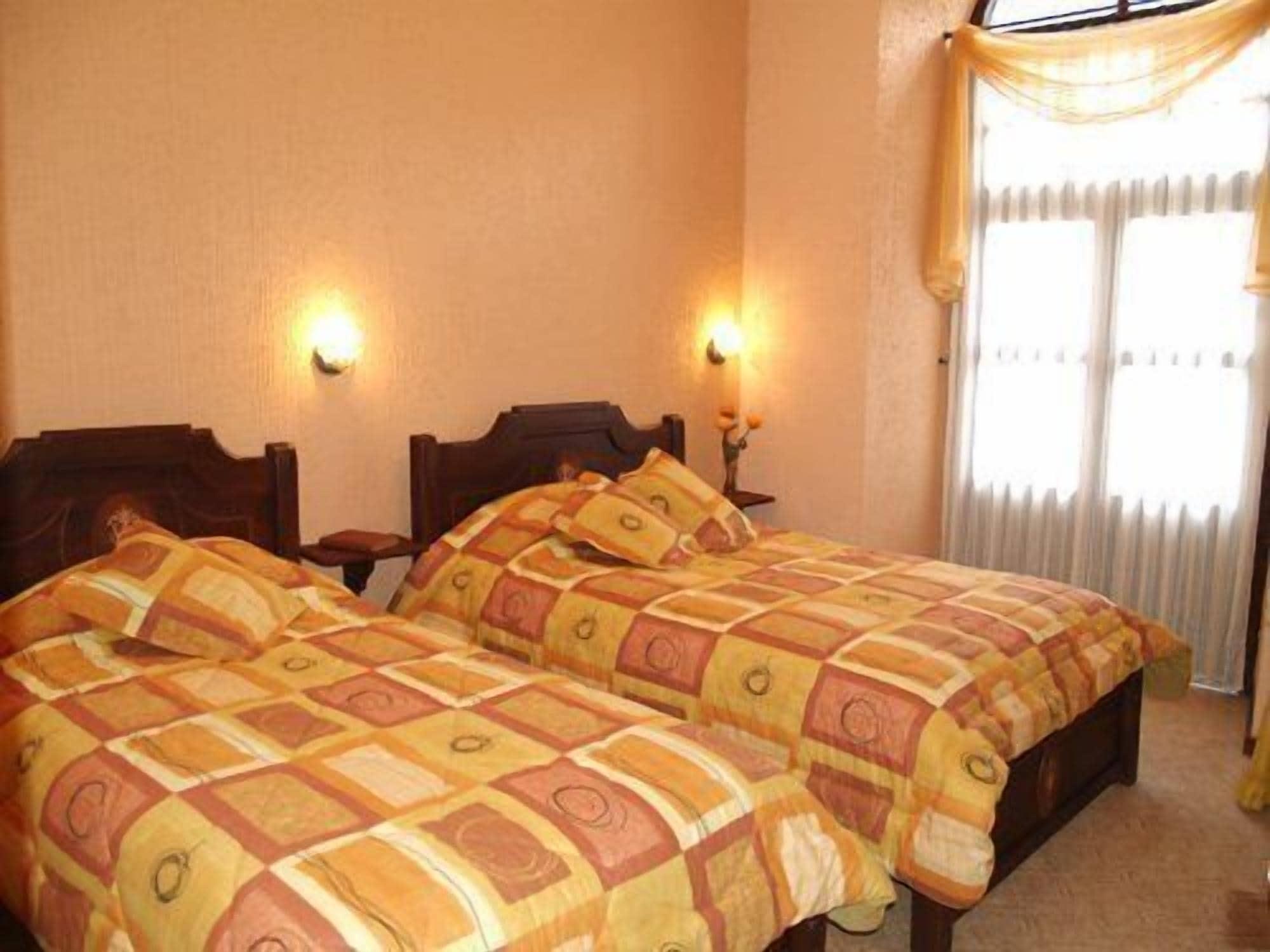 Hotel Catedral Quito Luaran gambar
