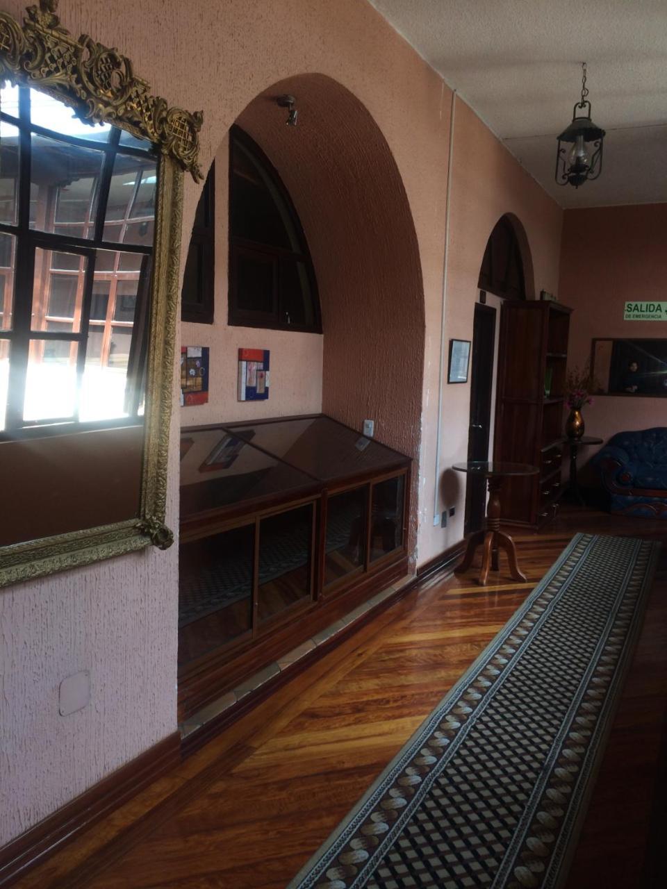 Hotel Catedral Quito Luaran gambar
