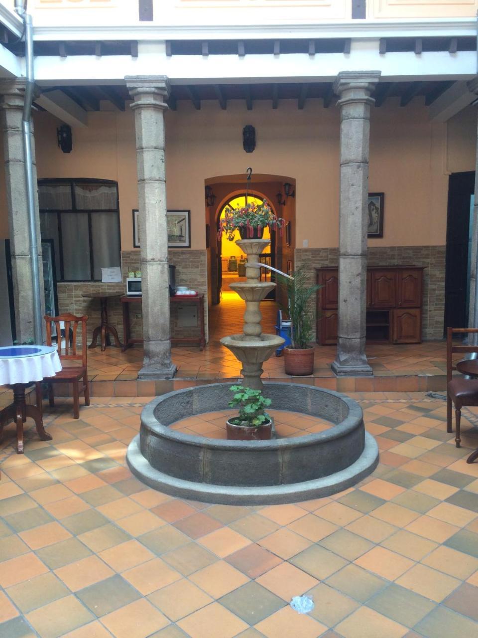 Hotel Catedral Quito Luaran gambar